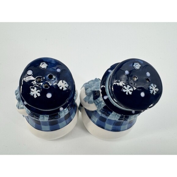 Ceramic Hugging Snowmen Salt & Pepper Shakers Blue White Winter Set - Picture 9 of 12